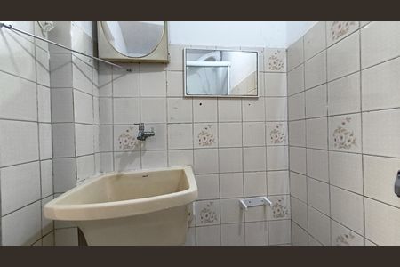 Banheiro de kitnet/studio para alugar com 1 quarto, 44m² em Liberdade, São Paulo