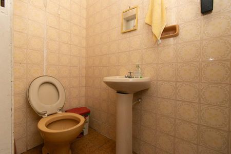 Casa à venda com 125m², 4 quartos e 2 vagas Casa à venda com 125m², 4 quartos e 2 vagasBanheiro de serviço