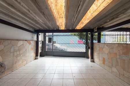 Casa à venda com 125m², 4 quartos e 2 vagas Casa à venda com 125m², 4 quartos e 2 vagasGaragem
