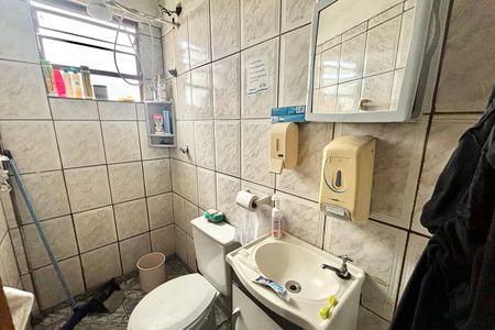 Banheiro de apartamento para alugar com 2 quartos, 45m² em Jardim Nélia, Ferraz de Vasconcelos
