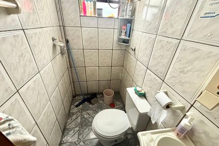 Banheiro de apartamento para alugar com 2 quartos, 45m² em Jardim Nélia, Ferraz de Vasconcelos
