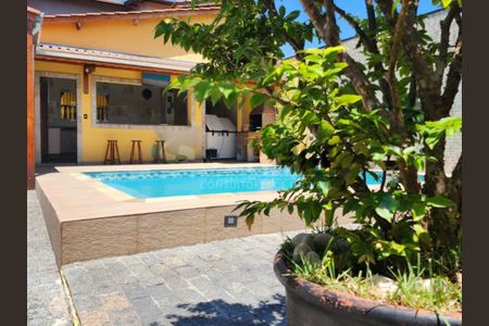 Casa à venda com 120m², 3 quartos e 2 vagas