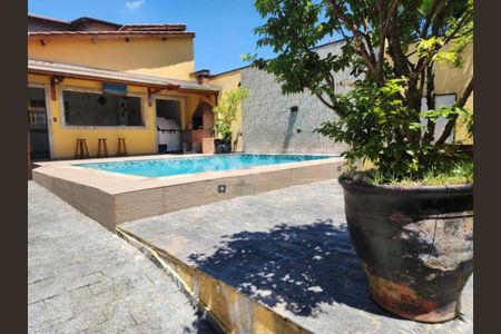 Casa à venda com 120m², 3 quartos e 2 vagas