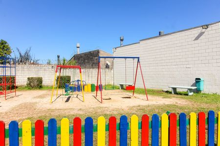 Casa de condomínio à venda com 80m², 2 quartos e 2 vagas Casa de condomínio à venda com 80m², 2 quartos e 2 vagasÁrea comum - Playground