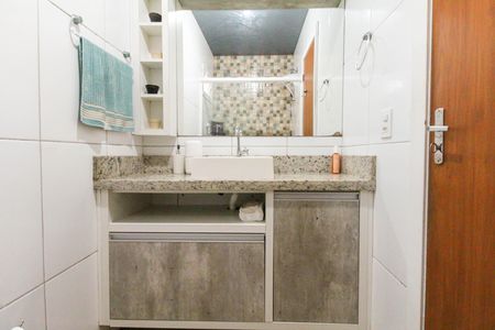 Casa de condomínio à venda com 80m², 2 quartos e 2 vagas Casa de condomínio à venda com 80m², 2 quartos e 2 vagasBanheiro