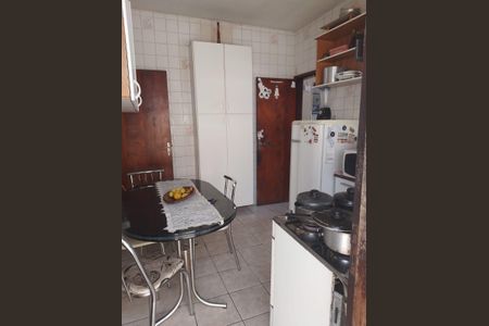 Cozinha de casa para alugar com 2 quartos, 137m² em Parque Pinheiros, Taboão da Serra