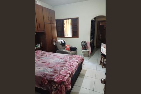 Quarto de casa para alugar com 2 quartos, 137m² em Parque Pinheiros, Taboão da Serra