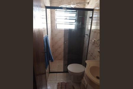 Banheiro de casa para alugar com 2 quartos, 137m² em Parque Pinheiros, Taboão da Serra
