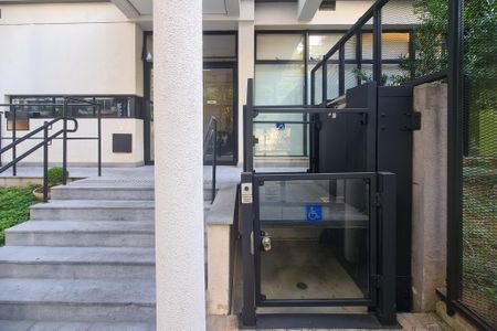 Apartamento para alugar com 70m², 2 quartos e 1 vagaÁrea comum - Entrada
