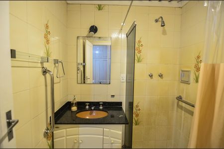 Apartamento para alugar com 115m², 3 quartos e 1 vaga Apartamento para alugar com 115m², 3 quartos e 1 vagaBanheiro da Suíte