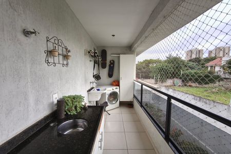 Apartamento à venda com 86m², 3 quartos e 2 vagas Apartamento à venda com 86m², 3 quartos e 2 vagasVaranda
