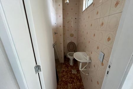 Casa para alugar com 70m², 2 quartos e 1 vaga Casa para alugar com 70m², 2 quartos e 1 vagaBanheiro de serviço