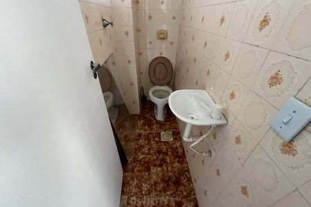 Casa para alugar com 70m², 2 quartos e 1 vaga Casa para alugar com 70m², 2 quartos e 1 vagaBanheiro de serviço