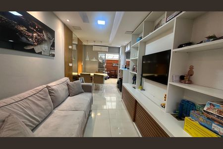 Sala de casa de condomínio à venda com 3 quartos, 85m² em Vargem Grande, Rio de Janeiro