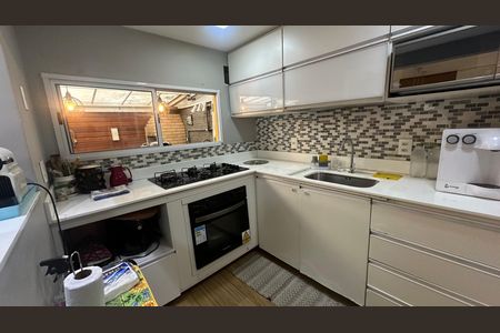 Casa de condomínio à venda com 85m², 3 quartos e 2 vagasCozinha
