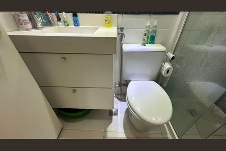 Casa de condomínio à venda com 85m², 3 quartos e 2 vagasBanheiro