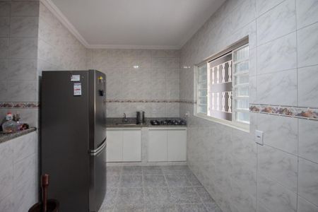 Casa à venda com 360m², 3 quartos e 4 vagas Casa à venda com 360m², 3 quartos e 4 vagasCozinha
