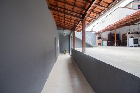 Casa à venda com 360m², 3 quartos e 4 vagas Casa à venda com 360m², 3 quartos e 4 vagasVaranda
