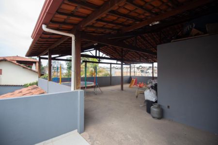 Casa à venda com 360m², 3 quartos e 4 vagas Casa à venda com 360m², 3 quartos e 4 vagasTerraço