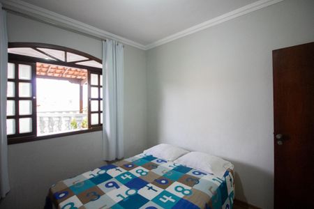 Casa à venda com 360m², 3 quartos e 4 vagas Casa à venda com 360m², 3 quartos e 4 vagasQuarto 1