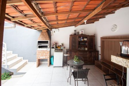 Casa à venda com 360m², 3 quartos e 4 vagas Casa à venda com 360m², 3 quartos e 4 vagasEspaço Gourmet
