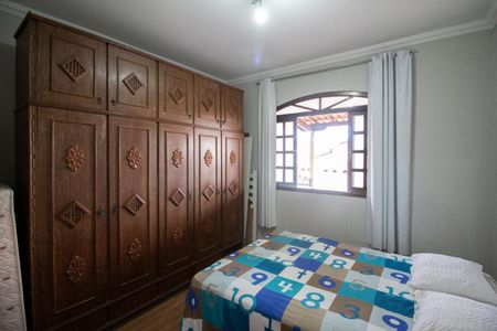 Casa à venda com 360m², 3 quartos e 4 vagas Casa à venda com 360m², 3 quartos e 4 vagasQuarto 1