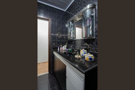 Casa à venda com 360m², 3 quartos e 4 vagas Casa à venda com 360m², 3 quartos e 4 vagasBanheiro da suíte