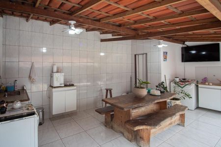 Casa à venda com 360m², 3 quartos e 4 vagas Casa à venda com 360m², 3 quartos e 4 vagasEspaço Gourmet