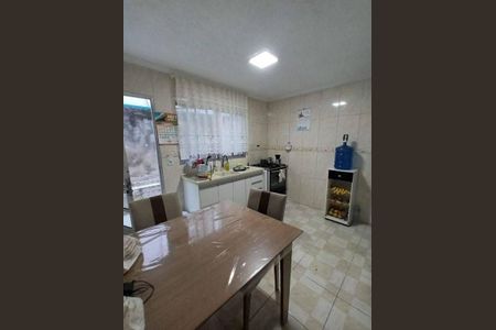 Casa à venda com 5 quartos, 260m² em Parque Sevilha, São Paulo