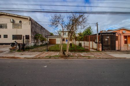 Casa para alugar com 140m², 4 quartos e 2 vagas Casa para alugar com 140m², 4 quartos e 2 vagasFachada