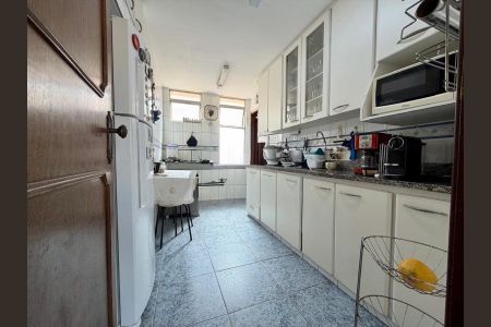 Cozinha  de apartamento à venda com 4 quartos, 140m² em Barroca, Belo Horizonte