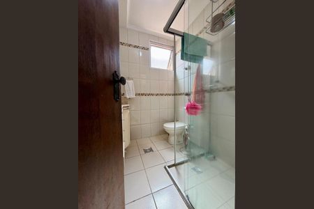Banheiro  de apartamento à venda com 4 quartos, 140m² em Barroca, Belo Horizonte