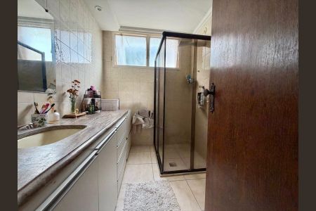 Banheiro  de apartamento à venda com 4 quartos, 140m² em Barroca, Belo Horizonte