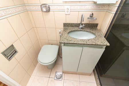 Banheiro de apartamento para alugar com 2 quartos, 65m² em Praça Seca, Rio de Janeiro