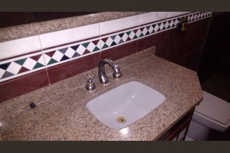 Casa à venda com 3 quartos, 320m² em Vila Rosalia, Guarulhos