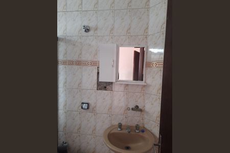 Casa à venda com 119m², 3 quartos e 2 vagasBanheiro