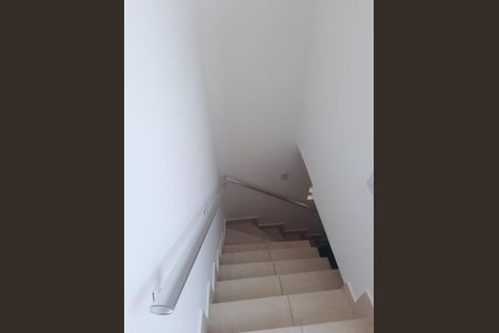 Casa à venda com 119m², 3 quartos e 2 vagasEscada