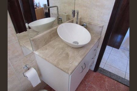 Casa à venda com 150m², 3 quartos e 2 vagas