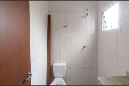 Casa de condomínio à venda com 72m², 2 quartos e 1 vaga Casa de condomínio à venda com 72m², 2 quartos e 1 vagaBanheiro Suíte 2