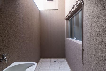Casa de condomínio à venda com 72m², 2 quartos e 1 vaga Casa de condomínio à venda com 72m², 2 quartos e 1 vagaÁrea de Serviço