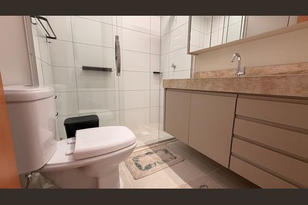 Apartamento à venda com 65m², 2 quartos e 1 vaga Apartamento à venda com 65m², 2 quartos e 1 vagaBanheiro da Suíte