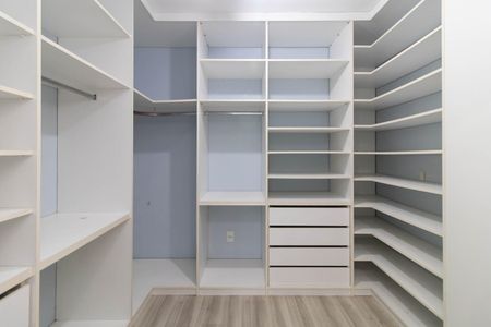 Casa para alugar com 300m², 3 quartos e sem vaga Casa para alugar com 300m², 3 quartos e sem vagaQuarto 1