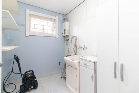 Casa para alugar com 300m², 3 quartos e sem vaga Casa para alugar com 300m², 3 quartos e sem vagaCozinha e Área de Serviço