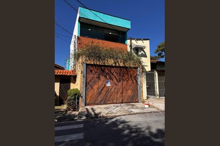 Casa para alugar com 3 quartos, 245m² em Jardim Sao Luis, Barueri