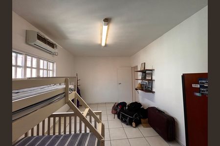 Quarto de casa para alugar com 3 quartos, 245m² em Jardim Sao Luis, Barueri