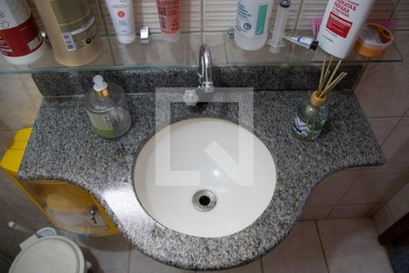 Apartamento à venda com 74m², 3 quartos e 1 vaga Apartamento à venda com 74m², 3 quartos e 1 vagaBanheiro da Suíte