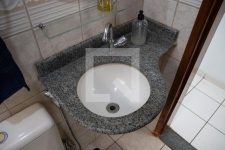 Apartamento à venda com 74m², 3 quartos e 1 vaga Apartamento à venda com 74m², 3 quartos e 1 vagaBanheiro