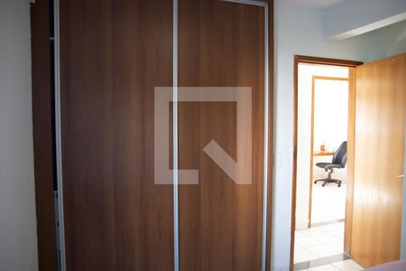 Apartamento à venda com 74m², 3 quartos e 1 vaga Apartamento à venda com 74m², 3 quartos e 1 vagaSuíte