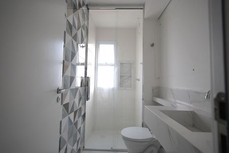 Apartamento à venda com 55m², 2 quartos e 1 vaga Apartamento à venda com 55m², 2 quartos e 1 vagaBanheiro