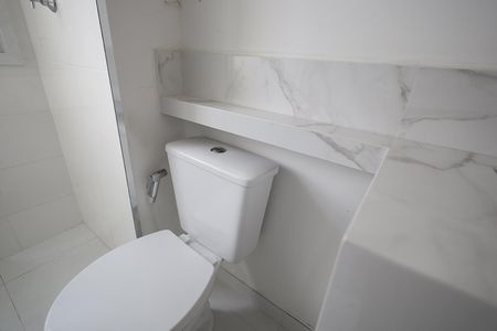 Apartamento à venda com 55m², 2 quartos e 1 vaga Apartamento à venda com 55m², 2 quartos e 1 vagaBanheiro